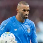 Weverton apoia novas regras, mas alerta: ‘E se o goleiro estiver sangrando?’