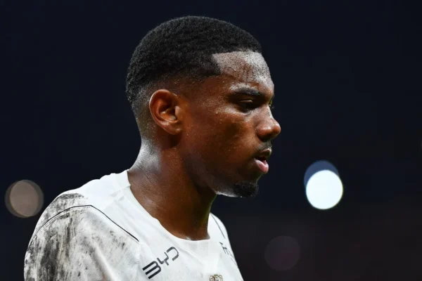 Forest oferece R$ 113 mi ao Corinthians por André; volante pode ir à Grécia antes da Inglaterra