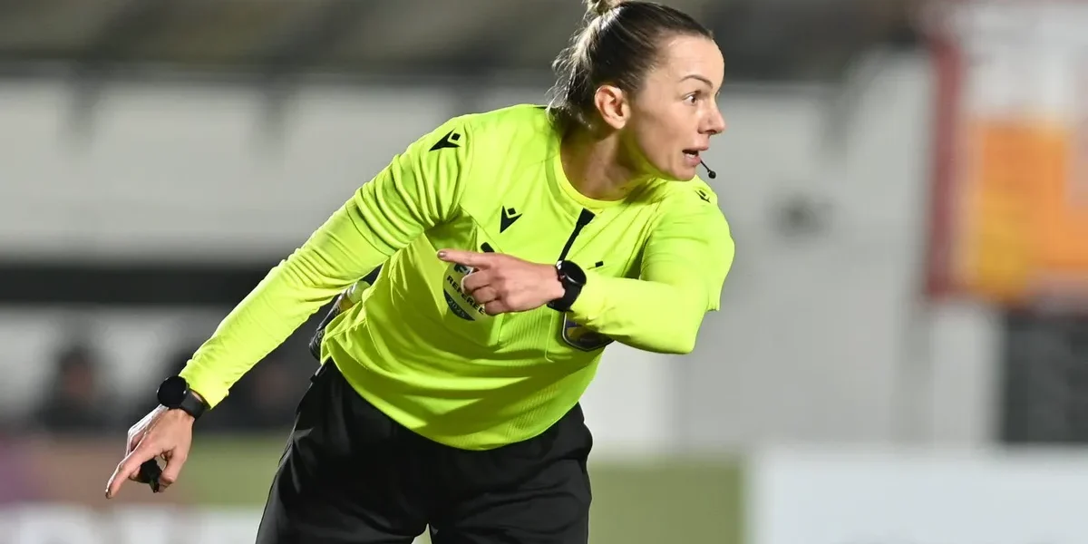 Charly Deretti: primeira árbitra mulher a estrear na Série A em SP x Coxa