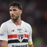 Calleri domina o ar: rei dos duelos aéreos entre atacantes no Brasileirão