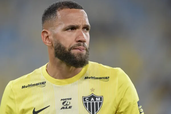 Everson brilha, segura o Inter e garante ponto precioso para o Galo no Brasileirão