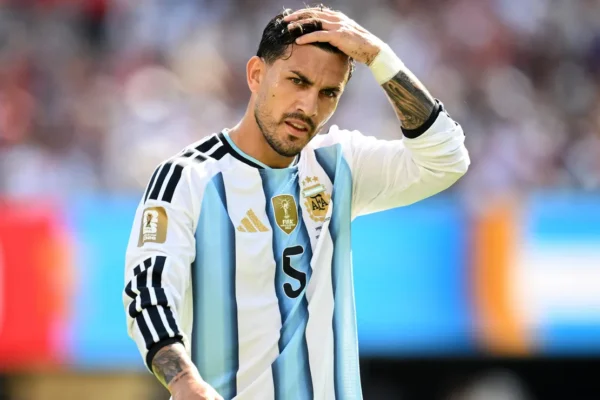 Fifa multa Argentina em R$ 1,1 mi e suspende Paredes por 10 jogos após caos na Copa