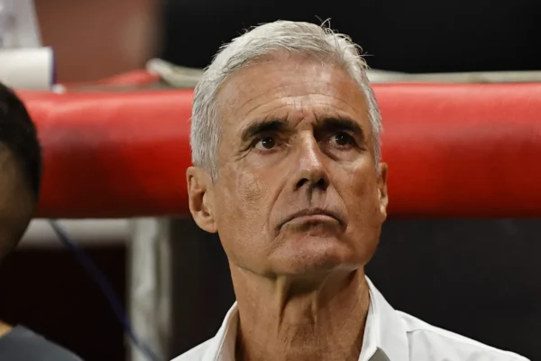 Grêmio segura Inter no Beira-Rio, mas falta de repertório mantém vaga em aberto