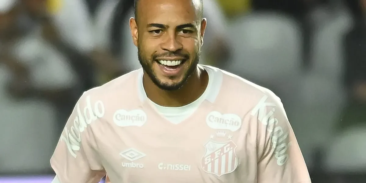Mayke na mira do Sport: lateral livre no mercado após saída do Santos