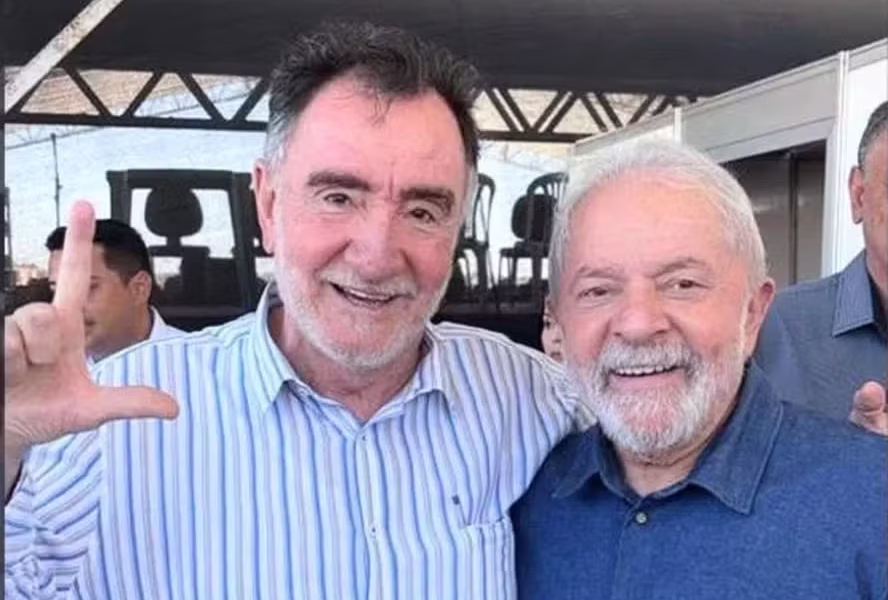 Patrus abre mão de debate em MG para apoiar Lula em SP