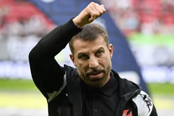 Vasco: R$ 200 mi em atacantes, mas o gol virou miragem? Crise ofensiva expõe falhas