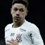 Garro defende elenco do Corinthians após queda na Copa do Brasil