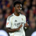Mourinho cobra acordo: Real precisa renovar com Vini Jr. até 2031