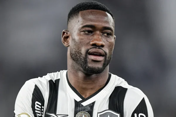 Bastos deixa o Botafogo e assina com o Fortaleza até 2026