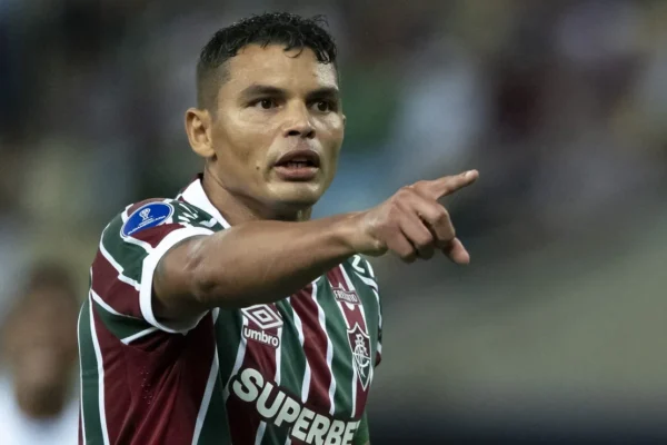 Thiago Silva alerta sobre gramado do Maracanã após NFL