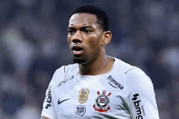 Corinthians segura André e espera proposta melhor do Forest até o fim do ano