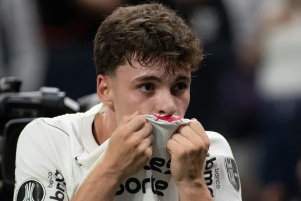 Corinthians não pode aceitar menos de R$ 147 mi por Breno Bidon