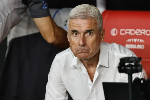 Grêmio demite Luís Castro e Felipão assume contra o Botafogo