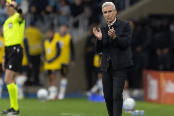 Grêmio: Pelaipe explica ano difícil e garante confiança total em Luís Castro