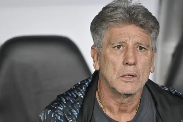 Grêmio cai no Rio, mas Renato assume para virar a chave na Arena