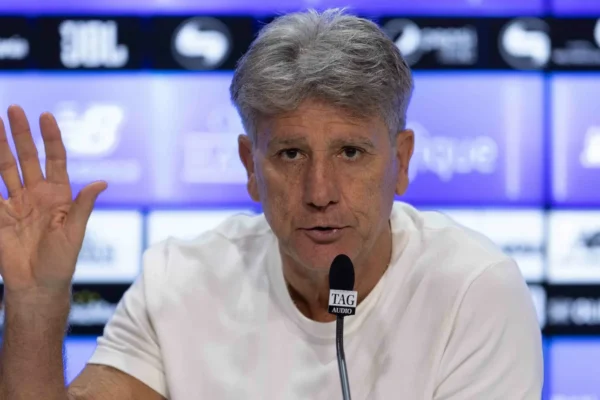 Renato usa Data Fifa para reerguer o Grêmio, mas terá desfalques contra o Remo