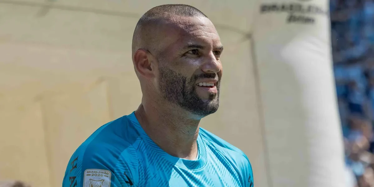 Weverton brilha, mas vira dor de cabeça antes de Gre-Nal