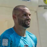 Weverton brilha, mas vira dor de cabeça antes de Gre-Nal