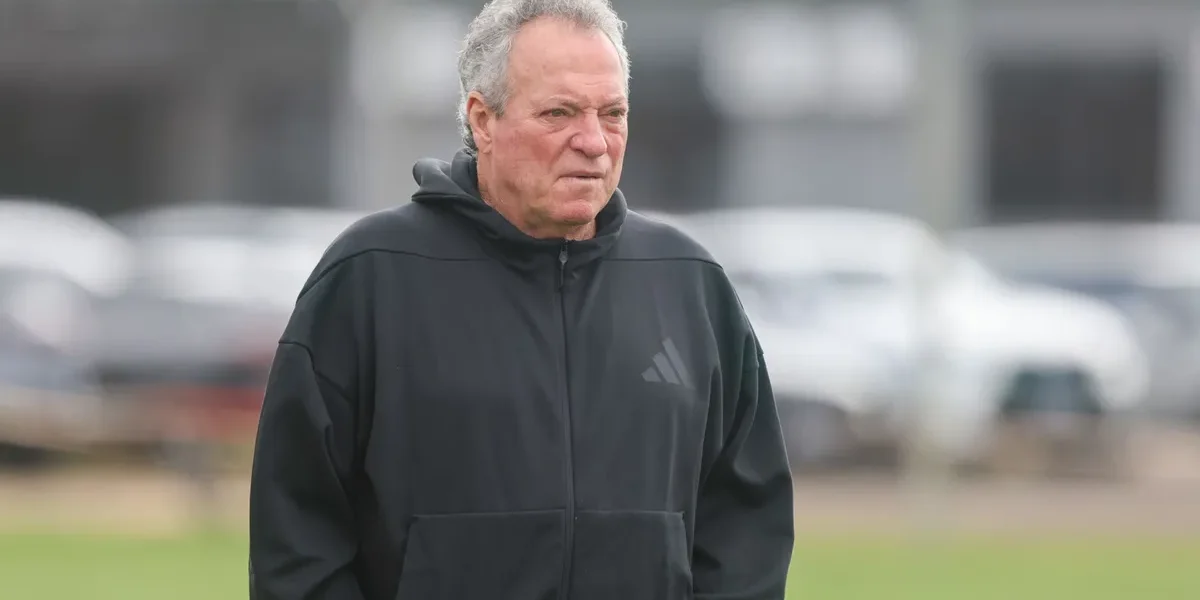 Inter arma força-tarefa com Abel Braga para salvar Pezzolano