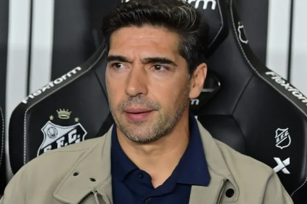 Abel desconversa e coloca pressão total no Flamengo pela liderança