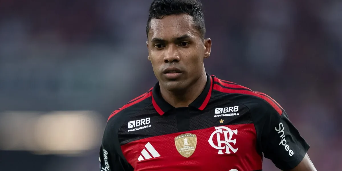 Danilo detona Alex Sandro após falha em gol do Corinthians