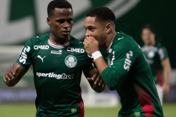 Palmeiras vence São Paulo, mas velhos problemas seguem à vista