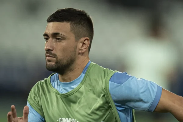 Uruguai 1 x 3 Japão: Arrascaeta joga 23 min, Varela fica no banco e Fla respira