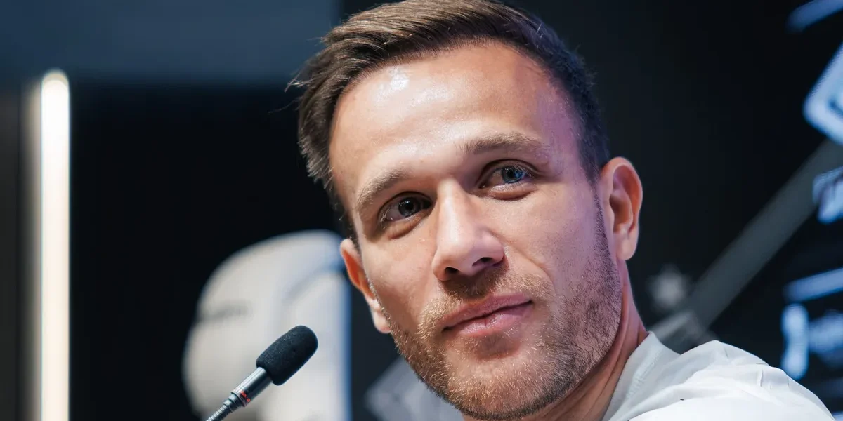 Arthur Melo apoia Neymar: gramado da Vila é um perigo e diretoria fica calada