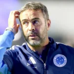 Cruzeiro tropeça na Vila: Santos domina e vence por 2 a 1