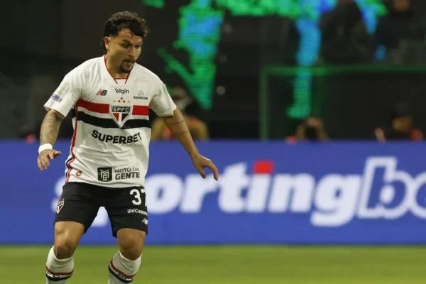 São Paulo Tem Opção de Compra por Artur, Não Obrigação