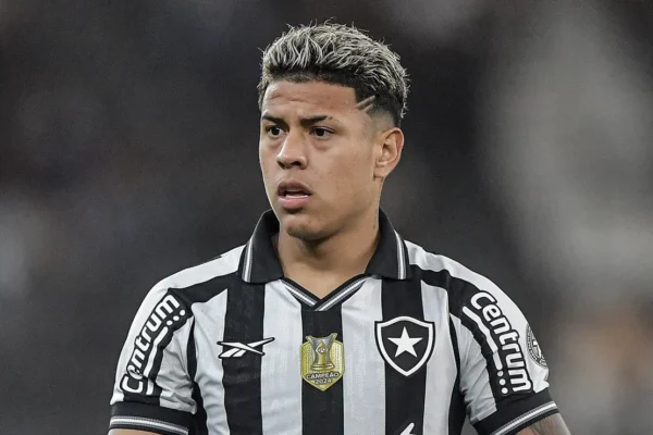 Dínamo explica volta de Matheus Martins ao Botafogo e fala em ‘interesses futuros’