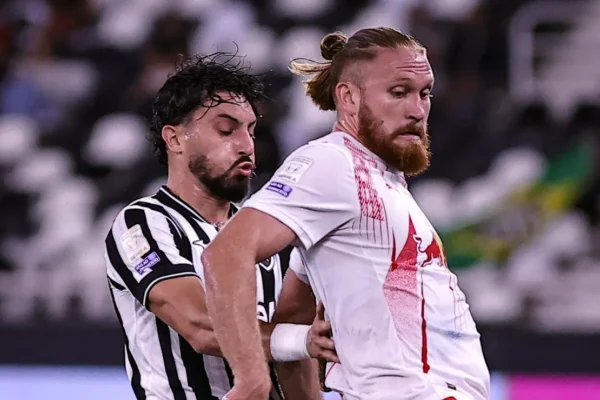 Botafogo tropeça em casa e empata com Bragantino pelo Brasileirão