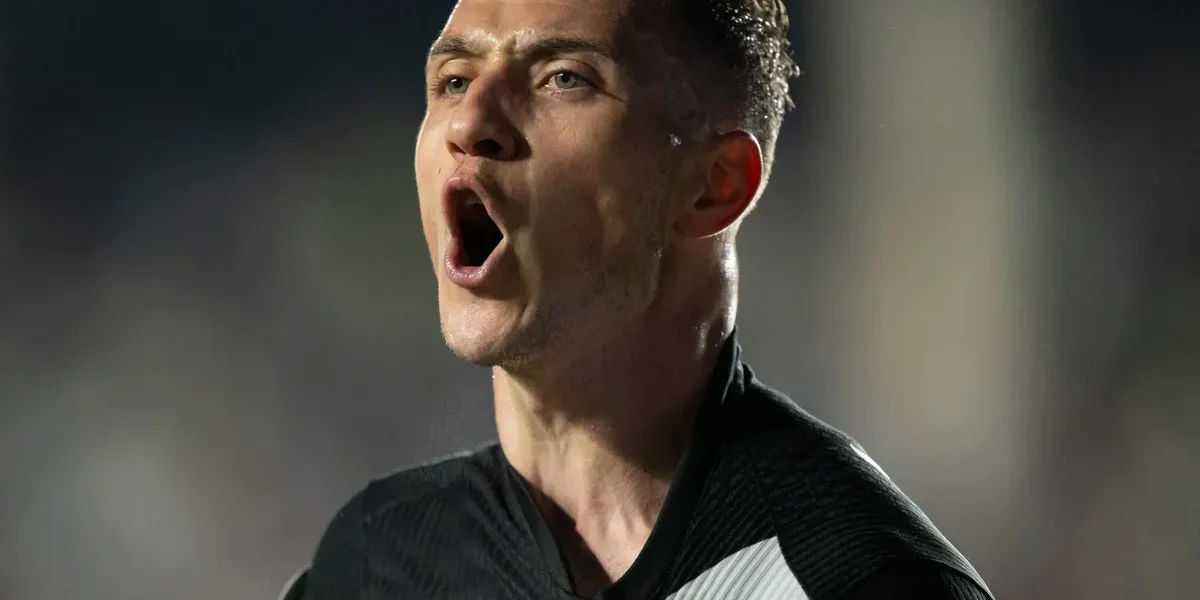 Bruno Duarte marca pela primeira vez e garante Vasco na semifinal