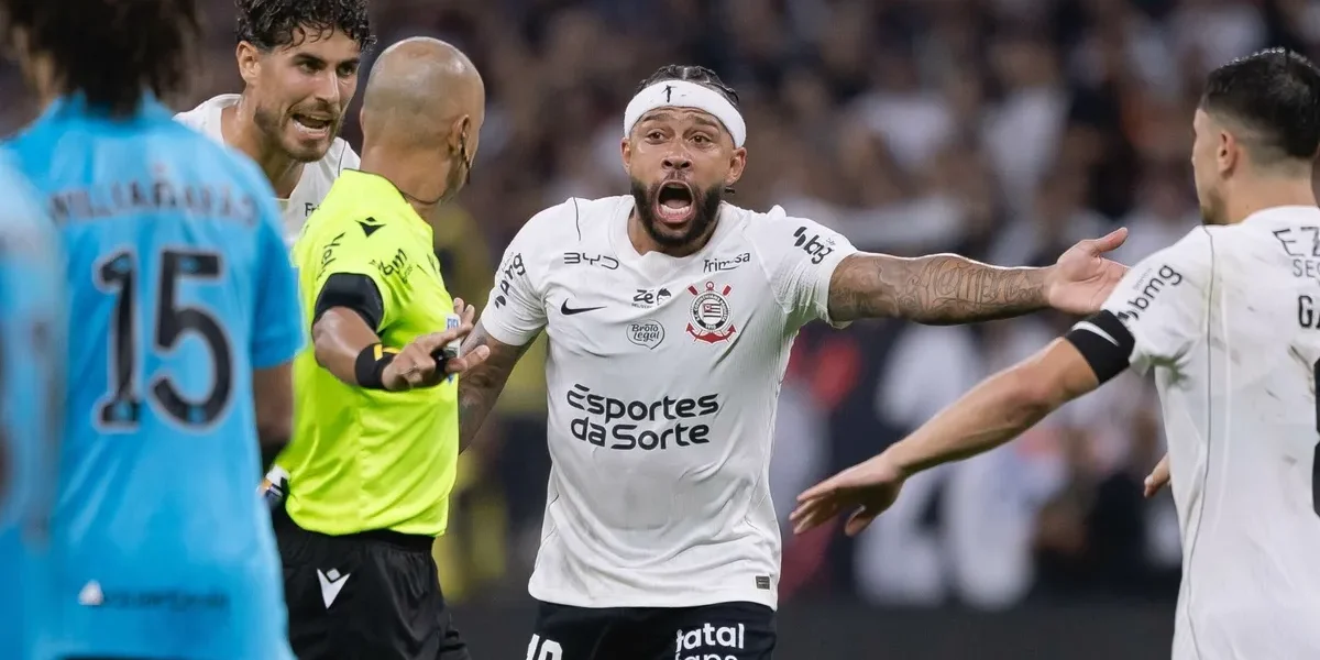 Memphis desmente pedido para ficar fora do duelo contra o Flamengo