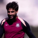 Yuri Alberto avança na recuperação e volta ao gramado no CT do Corinthians