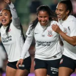 Corinthians paga direitos de imagem atrasados do feminino antes de semifinal