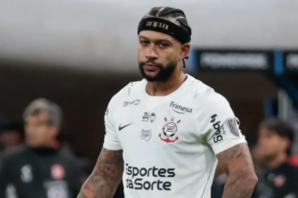Silêncio e Vaia: Torcida do Corinthians Reage a Memphis