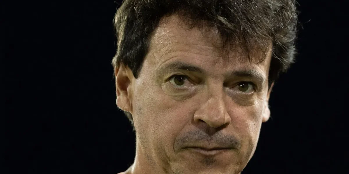 Diniz precisa mudar esquema do Corinthians: Garro e Memphis são a solução?