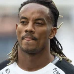 Carrillo treina separado no Peru e vira dúvida contra os EUA