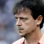 Diniz fica no Corinthians a pedido do elenco, mas pressão cresce