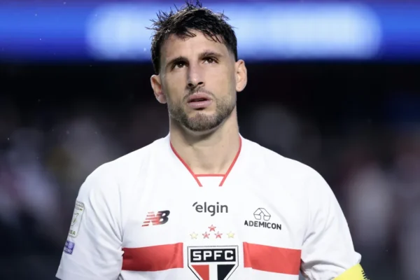 Calleri no banco: São Paulo poupa atacante no Choque-Rei