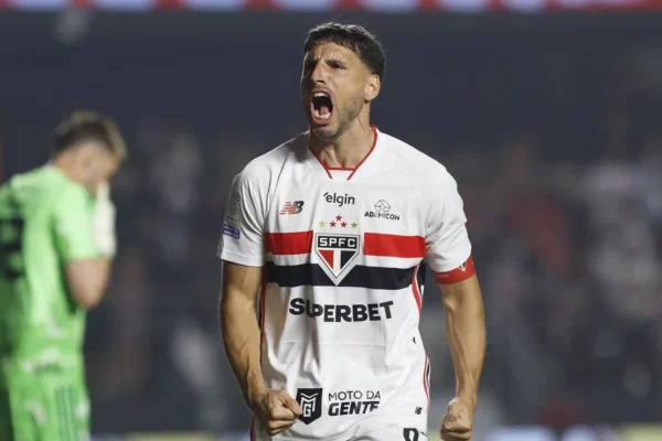 São Paulo aprova corte de estrangeiros: veja como fica o elenco