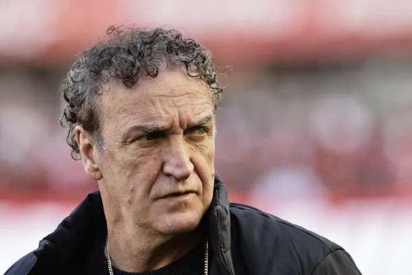 Cuca recebe reforços e abre portas para Coutinho no Santos