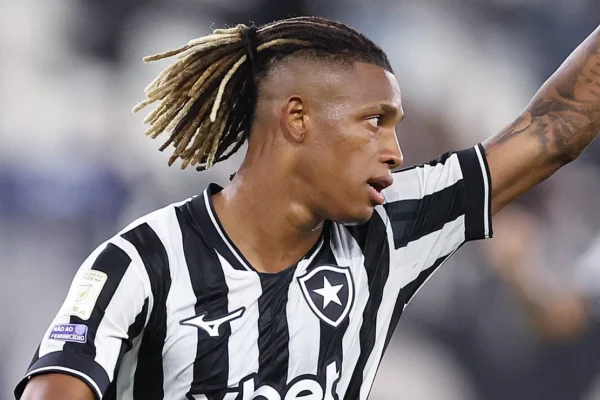 Crystal Palace de olho em Danilo, revela ex-dirigente do Botafogo