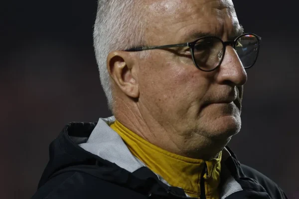 Dorival aposta na base do São Paulo para reta final do Brasileirão
