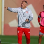 Inter de Eduardo Baptista: três zagueiros e ataque repensado