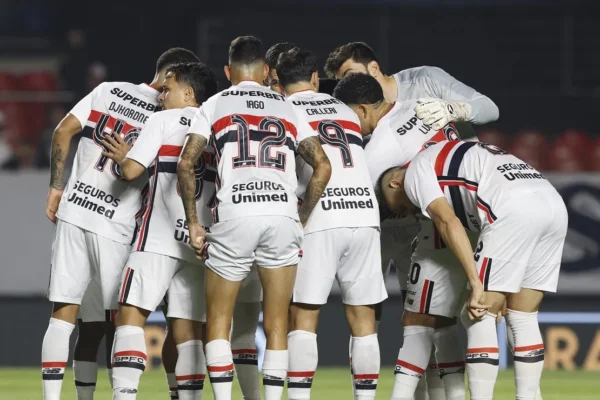 São Paulo foca no Brasileirão e sonha com vaga na Libertadores