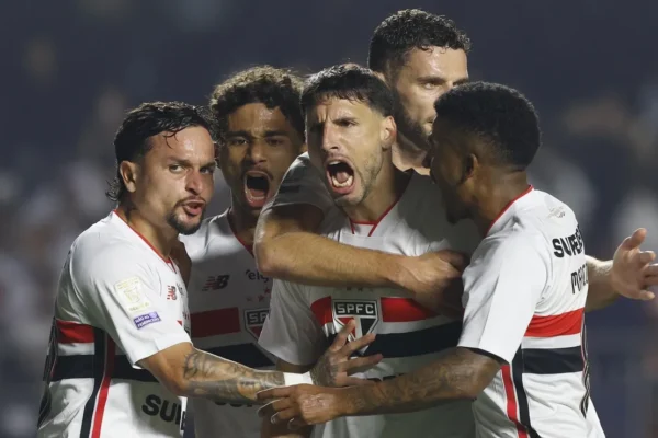 São Paulo acumula 4 meses de direitos de imagem em atraso com elenco