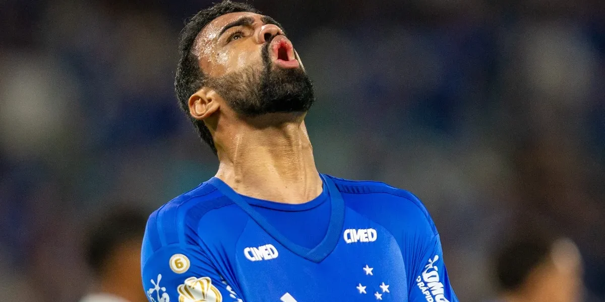 Fabrício Bruno revela dor nas costas e má fase no Cruzeiro