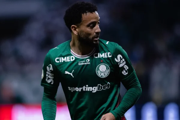 Palmeiras avança, mas Felipe Anderson vira alvo da torcida: ‘Desprazer ao futebol’